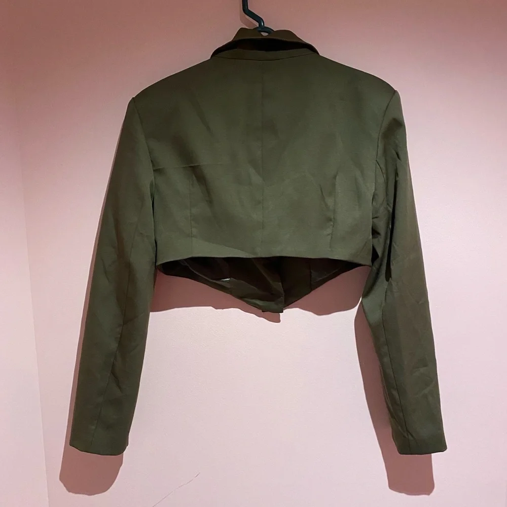 cropped olive 🫒 jacket